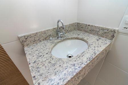 Casa de condomínio à venda com 124m², 3 quartos e 2 vagasBanheiro 2