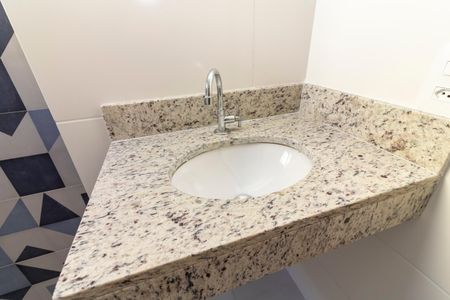 Casa de condomínio à venda com 124m², 3 quartos e 2 vagasBanheiro da Suíte