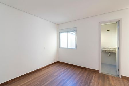Casa de condomínio à venda com 124m², 3 quartos e 2 vagasSuíte