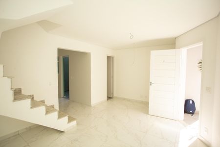 Casa à venda com 124m², 3 quartos e 2 vagasSala