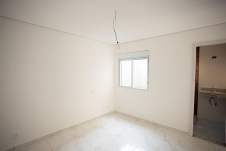 Casa à venda com 124m², 3 quartos e 2 vagasSuíte