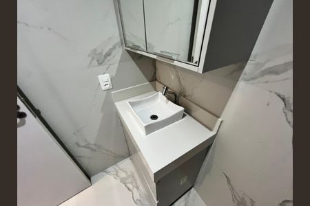 Casa de condomínio à venda com 124m², 3 quartos e 2 vagasBanheiro Social