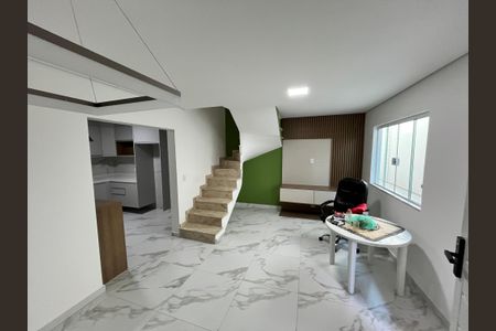 Casa de condomínio à venda com 124m², 3 quartos e 2 vagasSala
