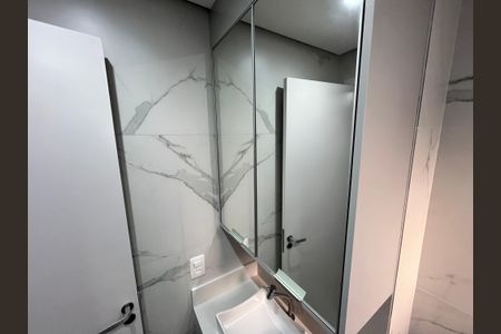 Casa de condomínio à venda com 124m², 3 quartos e 2 vagasBanheiro da Suíte