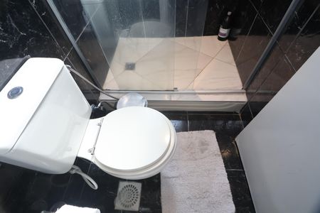 Casa de condomínio à venda com 80m², 2 quartos e 2 vagasBanheiro Social