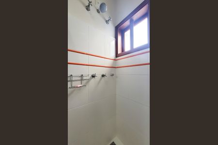 Casa de condomínio à venda com 276m², 4 quartos e 4 vagas Casa de condomínio à venda com 276m², 4 quartos e 4 vagasBanheiro da Suíte 1