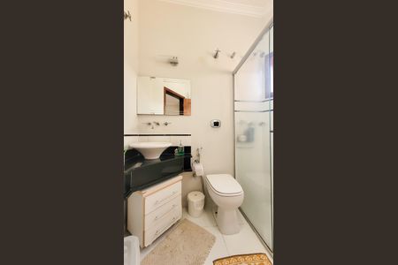 Casa de condomínio à venda com 276m², 4 quartos e 4 vagas Casa de condomínio à venda com 276m², 4 quartos e 4 vagasBanheiro da Suíte 2