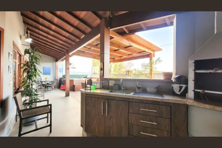 Casa de condomínio à venda com 276m², 4 quartos e 4 vagas Casa de condomínio à venda com 276m², 4 quartos e 4 vagasÁrea comum