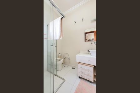 Casa de condomínio à venda com 276m², 4 quartos e 4 vagas Casa de condomínio à venda com 276m², 4 quartos e 4 vagasBanheiro da Suíte 1