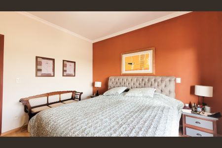 Casa de condomínio à venda com 276m², 4 quartos e 4 vagas Casa de condomínio à venda com 276m², 4 quartos e 4 vagasSuíte master