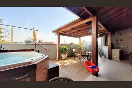 Casa de condomínio à venda com 276m², 4 quartos e 4 vagas Casa de condomínio à venda com 276m², 4 quartos e 4 vagasÁrea comum