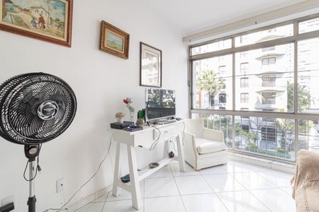 Apartamento à venda com 90m², 2 quartos e 1 vaga Apartamento à venda com 90m², 2 quartos e 1 vagaSala