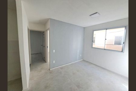 Sala de apartamento à venda com 2 quartos, 45m² em Gardênia Azul, Rio de Janeiro