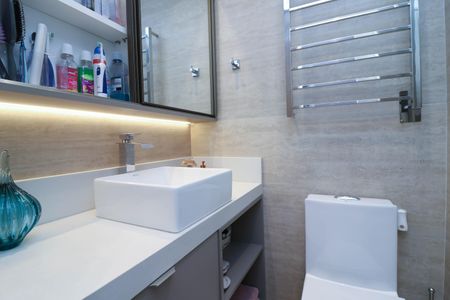 Apartamento à venda com 73m², 3 quartos e 2 vagas Apartamento à venda com 73m², 3 quartos e 2 vagasBanheiro Social