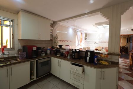 Casa à venda com 350m², 5 quartos e 4 vagasCozinha