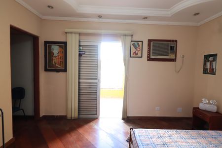 Casa à venda com 350m², 5 quartos e 4 vagasQuarto 3 - Suíte