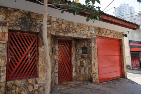 Casa à venda com 350m², 5 quartos e 4 vagasFachada