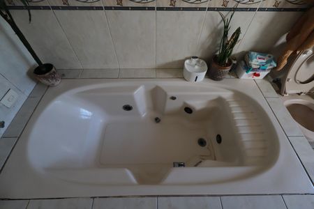 Casa à venda com 350m², 5 quartos e 4 vagasBanheiro da Suíte 1