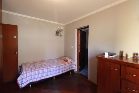 Casa à venda com 350m², 5 quartos e 4 vagasQuarto 2 - Suíte