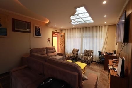 Casa à venda com 350m², 5 quartos e 4 vagasSala