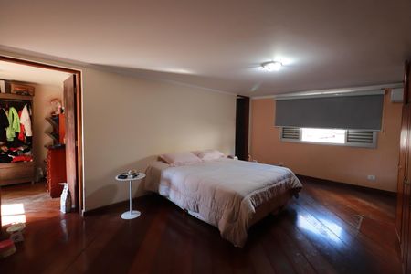 Casa à venda com 350m², 5 quartos e 4 vagasQuarto 1 - Suíte