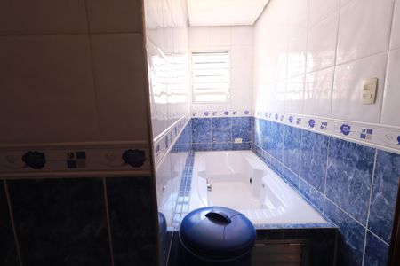 Casa à venda com 350m², 5 quartos e 4 vagasBanheiro da Suíte 2