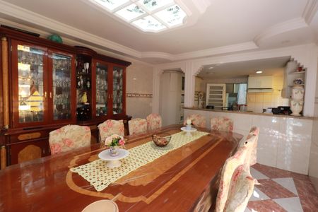 Casa à venda com 350m², 5 quartos e 4 vagasSala de Jantar