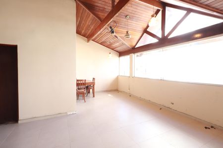 Casa à venda com 350m², 5 quartos e 4 vagasTerraço