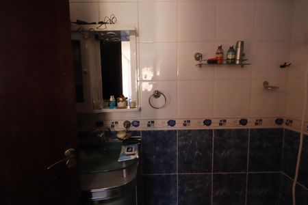 Casa à venda com 350m², 5 quartos e 4 vagasBanheiro da Suíte 2