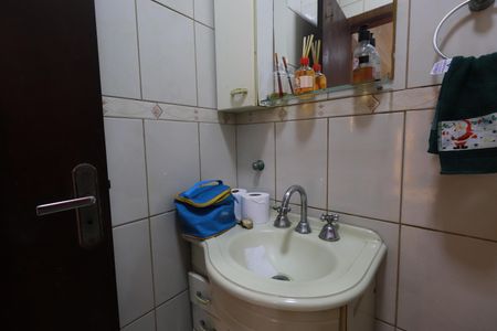 Casa à venda com 350m², 5 quartos e 4 vagasBanheiro de serviço