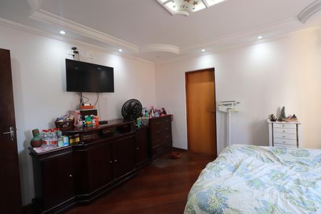 Casa à venda com 350m², 5 quartos e 4 vagasQuarto 4 - Suíte