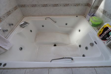 Casa à venda com 350m², 5 quartos e 4 vagasBanheiro da Suíte 4