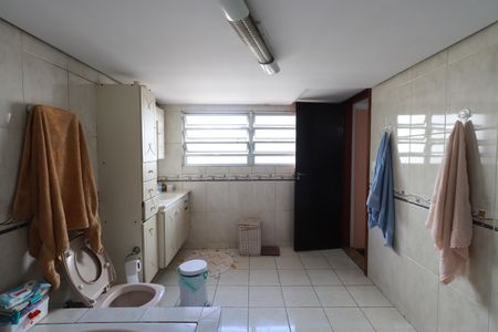 Casa à venda com 350m², 5 quartos e 4 vagasBanheiro da Suíte 1