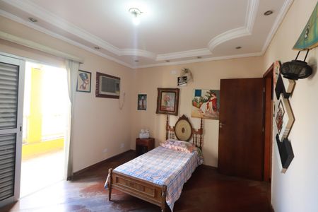 Casa à venda com 350m², 5 quartos e 4 vagasQuarto 3 - Suíte