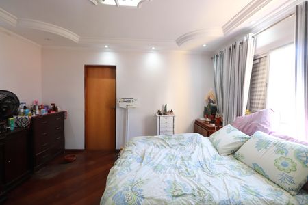 Casa à venda com 350m², 5 quartos e 4 vagasQuarto 4 - Suíte