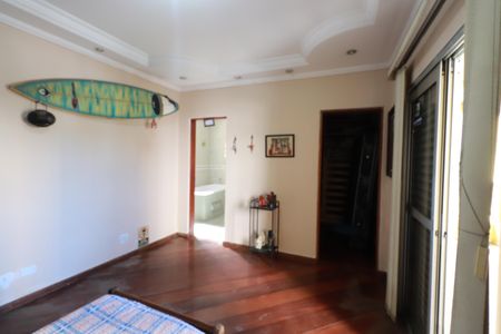 Casa à venda com 350m², 5 quartos e 4 vagasQuarto 3 - Suíte