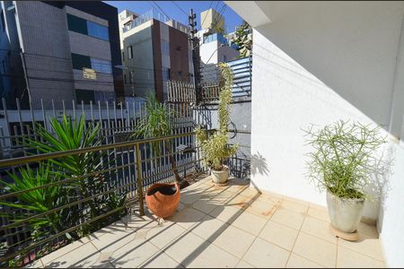 Casa à venda com 324m², 4 quartos e 2 vagasÁrea externa