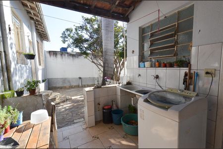 Casa à venda com 324m², 4 quartos e 2 vagasÁrea de Serviço