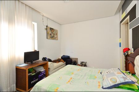 Casa à venda com 324m², 4 quartos e 2 vagasSuite 1