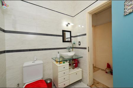 Casa à venda com 324m², 4 quartos e 2 vagasBanheiro Social