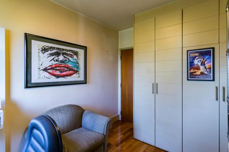 Apartamento à venda com 185m², 4 quartos e 3 vagasQuarto 2