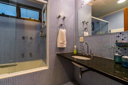 Apartamento à venda com 185m², 4 quartos e 3 vagasBanheiro Suíte