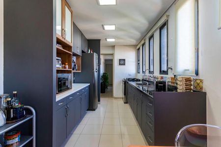 Apartamento à venda com 185m², 4 quartos e 3 vagasCozinha