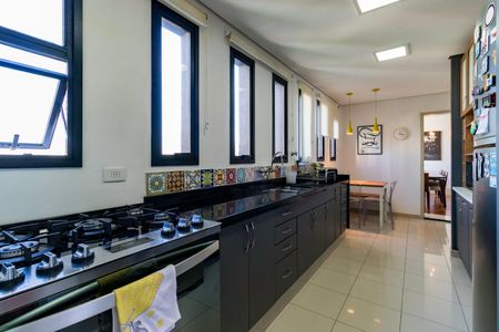 Apartamento à venda com 185m², 4 quartos e 3 vagasCozinha