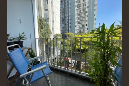 Apartamento à venda com 70m², 3 quartos e 2 vagasVaranda