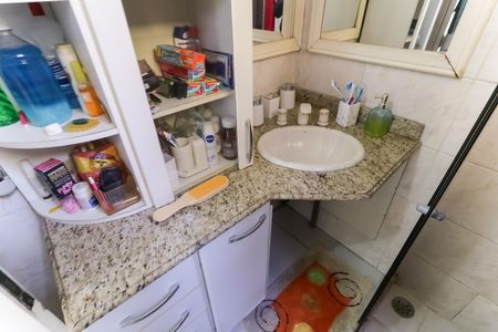 Casa à venda com 411m², 4 quartos e 5 vagasBanheiro Social