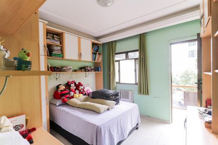 Casa à venda com 411m², 4 quartos e 5 vagasQuarto 2