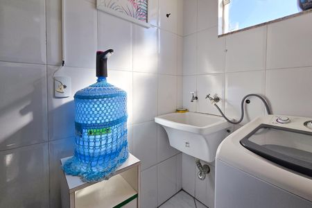 Casa à venda com 157m², 4 quartos e 2 vagas Casa à venda com 157m², 4 quartos e 2 vagasÁrea de Serviço