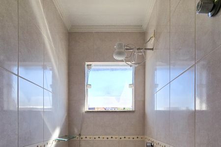 Casa à venda com 157m², 4 quartos e 2 vagas Casa à venda com 157m², 4 quartos e 2 vagasBanheiro Social