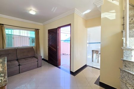 Casa à venda com 157m², 4 quartos e 2 vagas Casa à venda com 157m², 4 quartos e 2 vagasSala